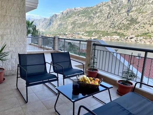 J&M Apartment Kotor Exteriér fotografie